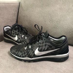 ⭐️💯 Nike shoes